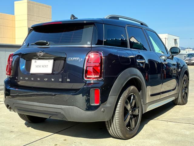 MINI クーパーDクロスオーバープレミアム+Pクラシクトリム 後期型 サテライトグレーレザー シートヒーター アクティブクルーズコントロール アンビエントライト 電動トランク インテリジェントセーフティー SOSコール 液晶メーター ユニオンジャックテールランプ(8枚目)