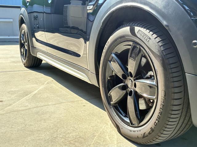 MINI クーパーDクロスオーバープレミアム+Pクラシクトリム 後期型 サテライトグレーレザー シートヒーター アクティブクルーズコントロール アンビエントライト 電動トランク インテリジェントセーフティー SOSコール 液晶メーター ユニオンジャックテールランプ(10枚目)