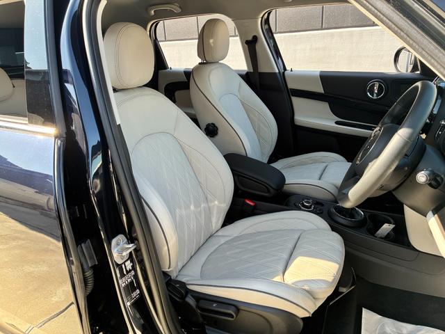 MINI クーパーDクロスオーバープレミアム+Pクラシクトリム 後期型 サテライトグレーレザー シートヒーター アクティブクルーズコントロール アンビエントライト 電動トランク インテリジェントセーフティー SOSコール 液晶メーター ユニオンジャックテールランプ(14枚目)