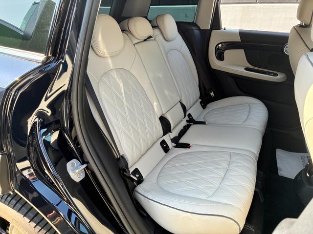 MINI クーパーDクロスオーバープレミアム+Pクラシクトリム 後期型 サテライトグレーレザー シートヒーター アクティブクルーズコントロール アンビエントライト 電動トランク インテリジェントセーフティー SOSコール 液晶メーター ユニオンジャックテールランプ(15枚目)