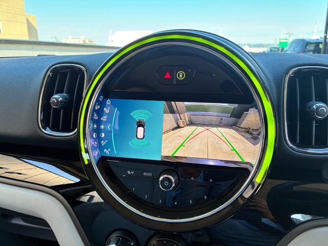 MINI クーパーDクロスオーバープレミアム+Pクラシクトリム 後期型 サテライトグレーレザー シートヒーター アクティブクルーズコントロール アンビエントライト 電動トランク インテリジェントセーフティー SOSコール 液晶メーター ユニオンジャックテールランプ(26枚目)