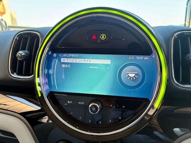 MINI クーパーDクロスオーバープレミアム+Pクラシクトリム 後期型 サテライトグレーレザー シートヒーター アクティブクルーズコントロール アンビエントライト 電動トランク インテリジェントセーフティー SOSコール 液晶メーター ユニオンジャックテールランプ(28枚目)
