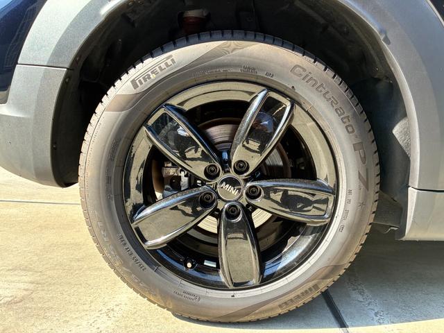 MINI クーパーDクロスオーバープレミアム+Pクラシクトリム 後期型 サテライトグレーレザー シートヒーター アクティブクルーズコントロール アンビエントライト 電動トランク インテリジェントセーフティー SOSコール 液晶メーター ユニオンジャックテールランプ(35枚目)