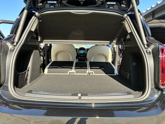 MINI クーパーDクロスオーバープレミアム+Pクラシクトリム 後期型 サテライトグレーレザー シートヒーター アクティブクルーズコントロール アンビエントライト 電動トランク インテリジェントセーフティー SOSコール 液晶メーター ユニオンジャックテールランプ(41枚目)