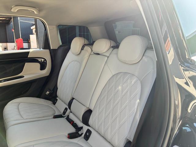 MINI クーパーDクロスオーバープレミアム+Pクラシクトリム 後期型 サテライトグレーレザー シートヒーター アクティブクルーズコントロール アンビエントライト 電動トランク インテリジェントセーフティー SOSコール 液晶メーター ユニオンジャックテールランプ(60枚目)