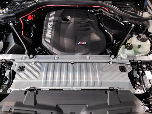 購入していただきましたお車は弊社サービス工場で１００項目にもなる納車前点検を行った後にご納車いたします。