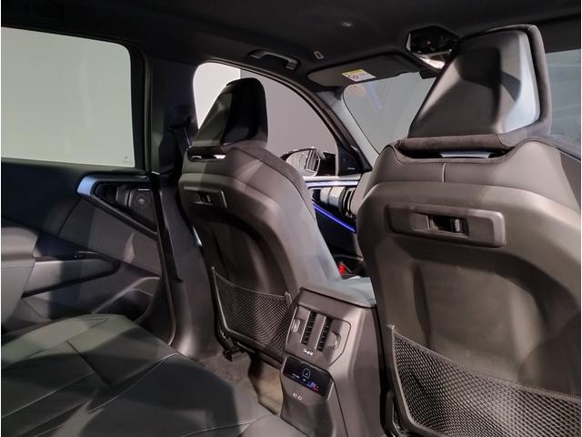 お客様のご要望が多い地デジチューナーやドライブレコーダーを取り付けてご納車することも可能です。取り付け工賃等はスタッフにまでお問い合わせください。