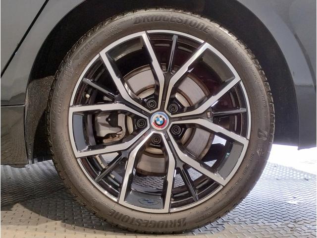 ５シリーズ ５２３ｉ　Ｍスポーツ　ブラックレザーシート　シートヒーター　アダプティブＭサスペンション　電動トランクゲート（キック開閉無し）１９インチアルミ　ヘッドアップディスプレイ　アンビエントライト　ＬＥＤライト　オートハイビーム（35枚目）