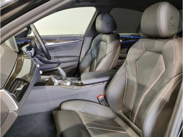 ５シリーズ ５２３ｉ　Ｍスポーツ　ブラックレザーシート　シートヒーター　アダプティブＭサスペンション　電動トランクゲート（キック開閉無し）１９インチアルミ　ヘッドアップディスプレイ　アンビエントライト　ＬＥＤライト　オートハイビーム（43枚目）