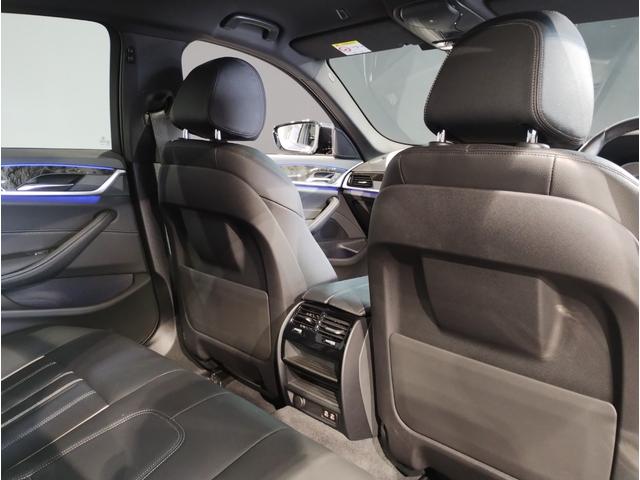 ５シリーズ ５２３ｉ　Ｍスポーツ　ブラックレザーシート　シートヒーター　アダプティブＭサスペンション　電動トランクゲート（キック開閉無し）１９インチアルミ　ヘッドアップディスプレイ　アンビエントライト　ＬＥＤライト　オートハイビーム（46枚目）