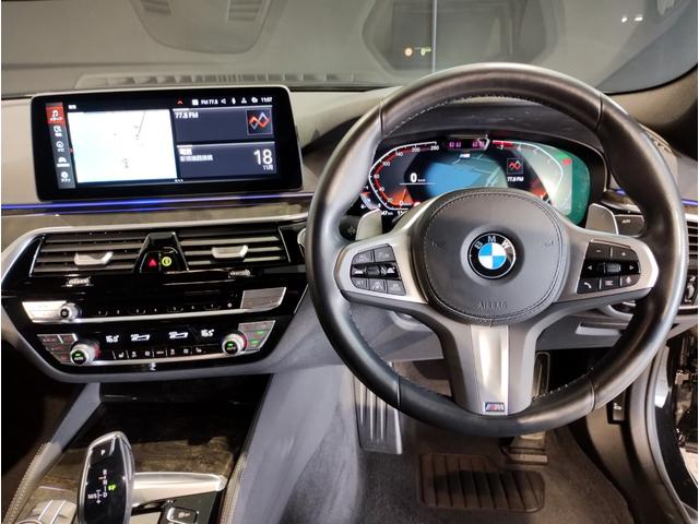 ５シリーズ ５２３ｉ　Ｍスポーツ　ブラックレザーシート　シートヒーター　アダプティブＭサスペンション　電動トランクゲート（キック開閉無し）１９インチアルミ　ヘッドアップディスプレイ　アンビエントライト　ＬＥＤライト　オートハイビーム（52枚目）