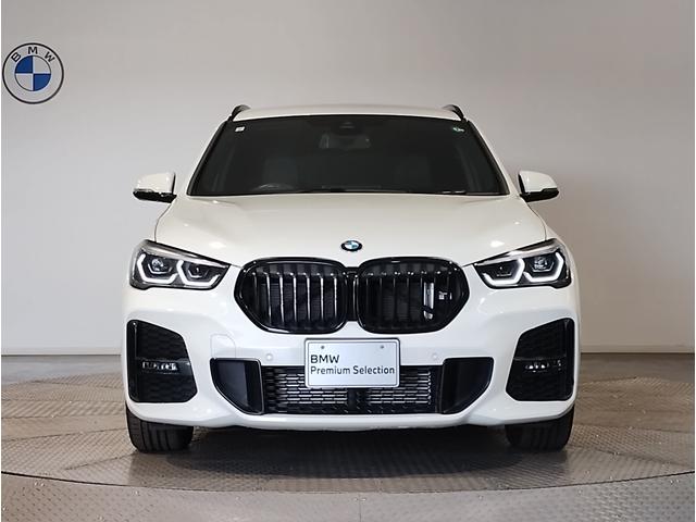 Ｘ１ ｘＤｒｉｖｅ　１８ｄ　エディションジョイ＋　ワンオーナー　センサテックコンビシート　ＡＣＣ　Ｂｌｕｅｔｏｏｔｈ搭載　後期モデル　衝突被害軽減ブレーキ　障害物センサー　電動シート　電動リアゲート　スライディングリアシート　ブラックキドニーグリル（5枚目）