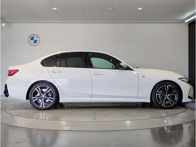 ３シリーズ ３１８ｉ　Ｍスポーツ　コンフォートＰ　シートヒーター　ヘッドアップディスプレイ　全周囲カメラ　１８インチＡＷ　衝突軽減ブレーキ　ステアリングサポート　アクティブクルーズコントロール　電動トランク　ＡｐｐｌｅＣａｒＰｌａｙ（7枚目）