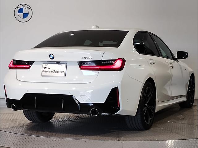 ３シリーズ ３１８ｉ　Ｍスポーツ　コンフォートＰ　シートヒーター　ヘッドアップディスプレイ　全周囲カメラ　１８インチＡＷ　衝突軽減ブレーキ　ステアリングサポート　アクティブクルーズコントロール　電動トランク　ＡｐｐｌｅＣａｒＰｌａｙ（8枚目）