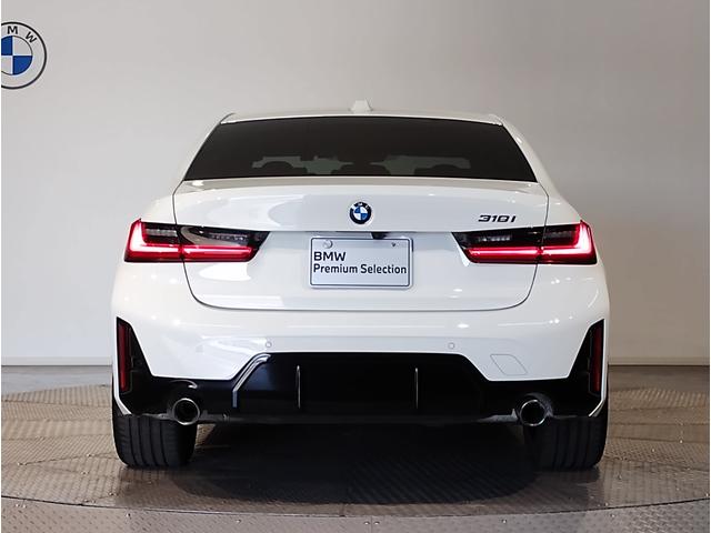 ３シリーズ ３１８ｉ　Ｍスポーツ　コンフォートＰ　シートヒーター　ヘッドアップディスプレイ　全周囲カメラ　１８インチＡＷ　衝突軽減ブレーキ　ステアリングサポート　アクティブクルーズコントロール　電動トランク　ＡｐｐｌｅＣａｒＰｌａｙ（9枚目）