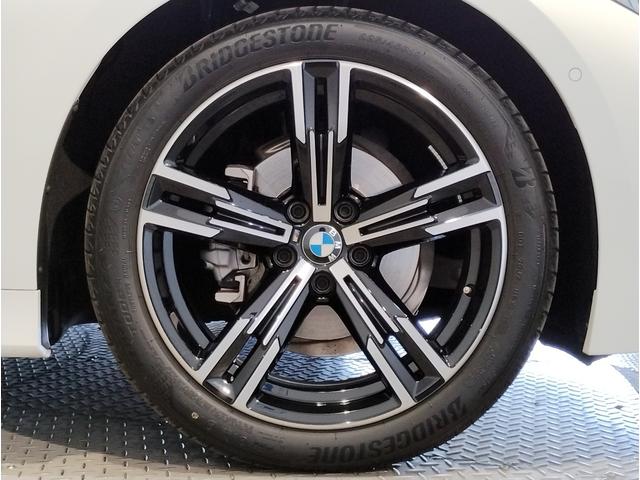 ３シリーズ ３１８ｉ　Ｍスポーツ　コンフォートＰ　シートヒーター　ヘッドアップディスプレイ　全周囲カメラ　１８インチＡＷ　衝突軽減ブレーキ　ステアリングサポート　アクティブクルーズコントロール　電動トランク　ＡｐｐｌｅＣａｒＰｌａｙ（10枚目）