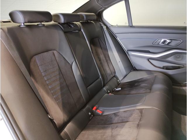 ３シリーズ ３１８ｉ　Ｍスポーツ　コンフォートＰ　シートヒーター　ヘッドアップディスプレイ　全周囲カメラ　１８インチＡＷ　衝突軽減ブレーキ　ステアリングサポート　アクティブクルーズコントロール　電動トランク　ＡｐｐｌｅＣａｒＰｌａｙ（15枚目）