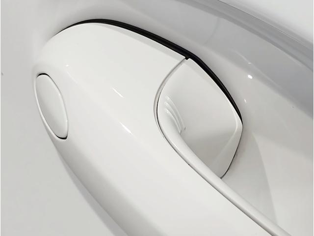 ３シリーズ ３１８ｉ　Ｍスポーツ　コンフォートＰ　シートヒーター　ヘッドアップディスプレイ　全周囲カメラ　１８インチＡＷ　衝突軽減ブレーキ　ステアリングサポート　アクティブクルーズコントロール　電動トランク　ＡｐｐｌｅＣａｒＰｌａｙ（27枚目）