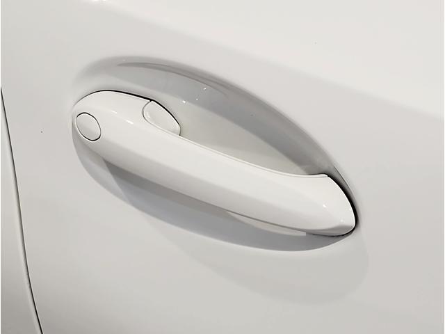 ３シリーズ ３１８ｉ　Ｍスポーツ　コンフォートＰ　シートヒーター　ヘッドアップディスプレイ　全周囲カメラ　１８インチＡＷ　衝突軽減ブレーキ　ステアリングサポート　アクティブクルーズコントロール　電動トランク　ＡｐｐｌｅＣａｒＰｌａｙ（28枚目）