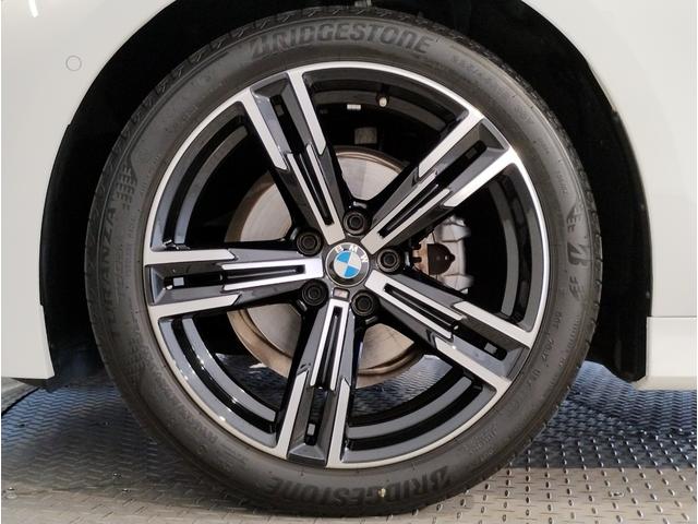 ３シリーズ ３１８ｉ　Ｍスポーツ　コンフォートＰ　シートヒーター　ヘッドアップディスプレイ　全周囲カメラ　１８インチＡＷ　衝突軽減ブレーキ　ステアリングサポート　アクティブクルーズコントロール　電動トランク　ＡｐｐｌｅＣａｒＰｌａｙ（31枚目）