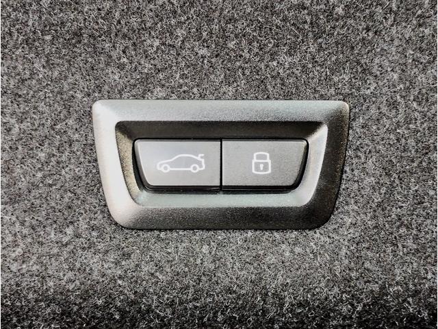 ３シリーズ ３１８ｉ　Ｍスポーツ　コンフォートＰ　シートヒーター　ヘッドアップディスプレイ　全周囲カメラ　１８インチＡＷ　衝突軽減ブレーキ　ステアリングサポート　アクティブクルーズコントロール　電動トランク　ＡｐｐｌｅＣａｒＰｌａｙ（37枚目）