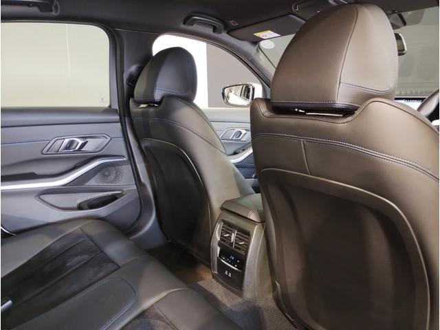 ３シリーズ ３１８ｉ　Ｍスポーツ　コンフォートＰ　シートヒーター　ヘッドアップディスプレイ　全周囲カメラ　１８インチＡＷ　衝突軽減ブレーキ　ステアリングサポート　アクティブクルーズコントロール　電動トランク　ＡｐｐｌｅＣａｒＰｌａｙ（39枚目）