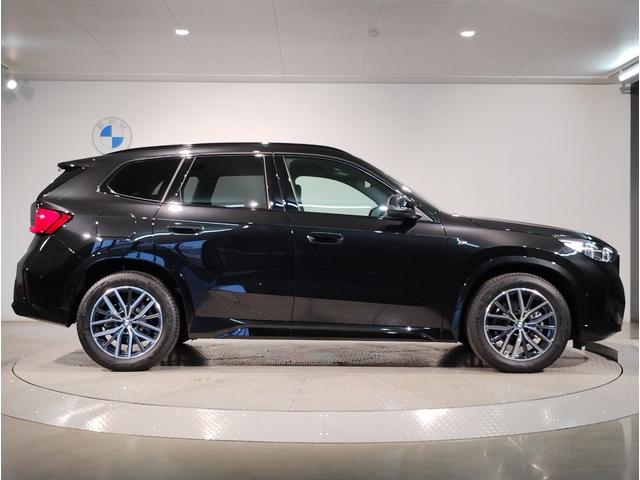 Ｘ１ ｘＤｒｉｖｅ　２０ｄ　Ｍスポーツ　ワンオーナー　ＯＳ９　アンドロイドオート　アップルカープレイ　電動シート　シートヒーター　全周囲カメラ　純正１８インチＡＷ　電動リアゲート　　アクティブクルーズコントロール　ヘッドアップディスプレイ（7枚目）