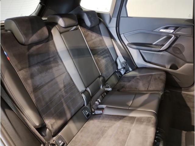 Ｘ１ ｘＤｒｉｖｅ　２０ｄ　Ｍスポーツ　ワンオーナー　ＯＳ９　アンドロイドオート　アップルカープレイ　電動シート　シートヒーター　全周囲カメラ　純正１８インチＡＷ　電動リアゲート　　アクティブクルーズコントロール　ヘッドアップディスプレイ（12枚目）