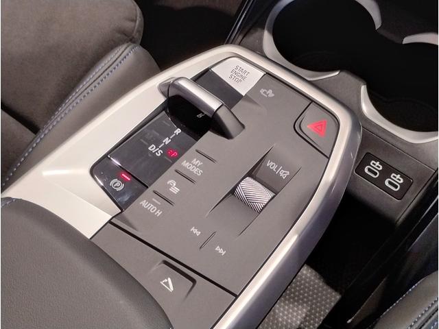 Ｘ１ ｘＤｒｉｖｅ　２０ｄ　Ｍスポーツ　ワンオーナー　ＯＳ９　アンドロイドオート　アップルカープレイ　電動シート　シートヒーター　全周囲カメラ　純正１８インチＡＷ　電動リアゲート　　アクティブクルーズコントロール　ヘッドアップディスプレイ（16枚目）