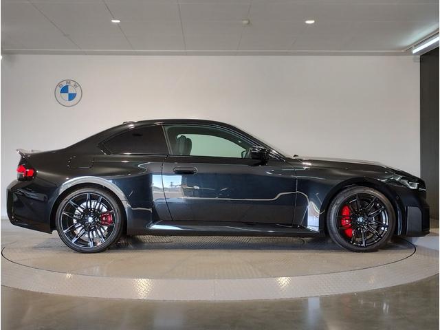 Ｍ２ ベースグレード　ハイラインパッケージ　ワンオーナー車両　ＢＭＷパフォーマンスカーボンフロントスポイラー　ＢＭＷパフォーマンスカーボンリヤスポイラー　ハーマンカードンすポーカー　ブラックレザーシート　シートヒーター　ヘッドアップディスプレイ（28枚目）