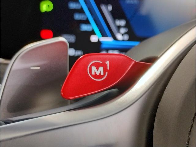 Ｍ２ ベースグレード　ハイラインパッケージ　ワンオーナー車両　ＢＭＷパフォーマンスカーボンフロントスポイラー　ＢＭＷパフォーマンスカーボンリヤスポイラー　ハーマンカードンすポーカー　ブラックレザーシート　シートヒーター　ヘッドアップディスプレイ（68枚目）