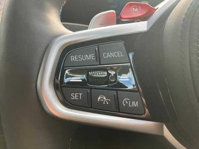 サービス工場では弊社の誇るＢＭＷマイスター資格を取得した熟練メカニックを筆頭にＢＭＷのプロフェッショナルがお客様のお車を整備いたします。