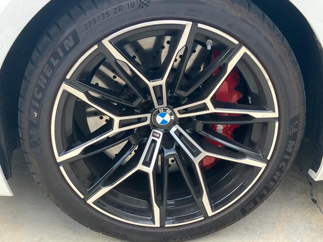 購入していただきましたお車は弊社サービス工場で１００項目にもなる納車前点検を行った後にご納車いたします。