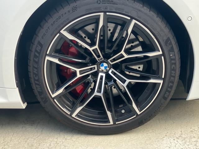 ＢＭＷ認定中古車は１００項目の箇所を徹底的にチェック致します。機械的な箇所や電気系、コンピューターなどを詳細に点検。交換基準に達した部品は整備した後にご納車致します。