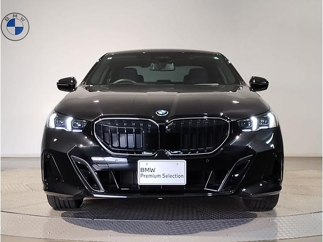 ５シリーズ ５２３ｉ　Ｍスポーツ　コンフォートドライブＰＫＧ　ブラックキドニーグリル　アダプティブサスペンション　ヘッドアップディスプレイ　インテグレイトアクティブステアリング　４ゾーンエアコン　ＡｐｐｌｅＣａｒＰｌａｙ　１９ＡＷ（5枚目）