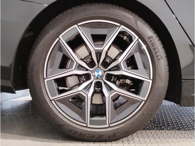 ５シリーズ ５２３ｉ　Ｍスポーツ　コンフォートドライブＰＫＧ　ブラックキドニーグリル　アダプティブサスペンション　ヘッドアップディスプレイ　インテグレイトアクティブステアリング　４ゾーンエアコン　ＡｐｐｌｅＣａｒＰｌａｙ　１９ＡＷ（35枚目）