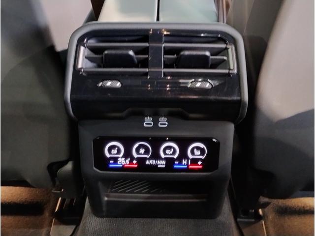 ５シリーズ ５２３ｉ　Ｍスポーツ　コンフォートドライブＰＫＧ　ブラックキドニーグリル　アダプティブサスペンション　ヘッドアップディスプレイ　インテグレイトアクティブステアリング　４ゾーンエアコン　ＡｐｐｌｅＣａｒＰｌａｙ　１９ＡＷ（49枚目）