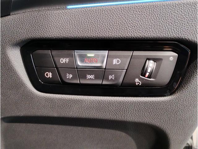 サービス工場では弊社の誇るＢＭＷマイスター資格を取得した熟練メカニックを筆頭にＢＭＷのプロフェッショナルがお客様のお車を整備いたします。