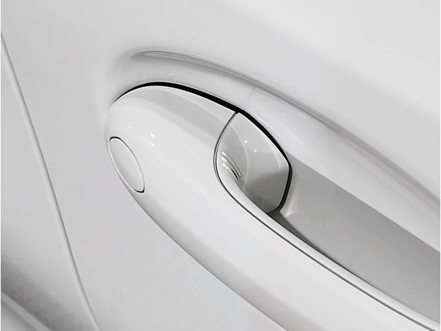 弊社の在庫は全車保証がついております！（車体代金に含まれております）年式などの条件はございますが別途料金で変更することも可能です。（例：１年保証を２年保証に、２年保証を３年４年に）