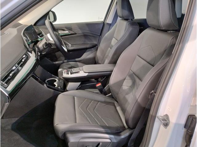 X1 xDrive 20d xライン 元レンタカー ヴェガンザブラックレザー シートヒーター 電動リヤゲート(キック開閉付き) アンビエントライト カーブドディスプレイ 18インチアルミホイール 全方位カメラ アクティブクルーズC(43枚目)