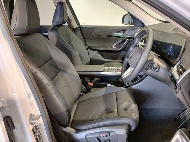 X1 xDrive 20d xライン 元レンタカー ヴェガンザブラックレザー シートヒーター 電動リヤゲート(キック開閉付き) アンビエントライト カーブドディスプレイ 18インチアルミホイール 全方位カメラ アクティブクルーズC(48枚目)