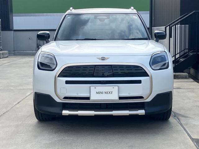 MINI カントリーマンE フェイバリット・トリム 弊社デモカー ベスキンビンテージブラウン 19インチアルミホイール 電動シート ステアリングヒーター 全周囲カメラ 電動トランク シートヒーター Applecarplay AndroidAuto(5枚目)