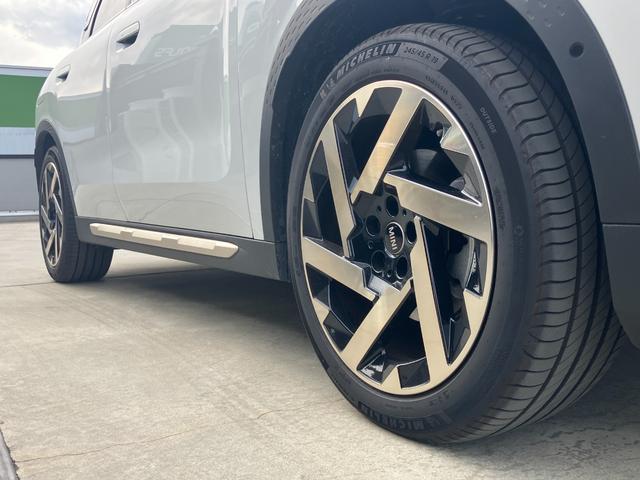 MINI カントリーマンE フェイバリット・トリム 弊社デモカー ベスキンビンテージブラウン 19インチアルミホイール 電動シート ステアリングヒーター 全周囲カメラ 電動トランク シートヒーター Applecarplay AndroidAuto(10枚目)