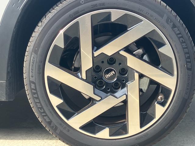 MINI カントリーマンE フェイバリット・トリム 弊社デモカー ベスキンビンテージブラウン 19インチアルミホイール 電動シート ステアリングヒーター 全周囲カメラ 電動トランク シートヒーター Applecarplay AndroidAuto(34枚目)