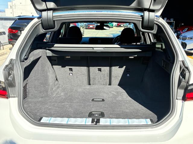 3シリーズ 320iツーリング Mスポーツ デモレンタ ヘッドアップディスプレイ アクティブクルーズコントロール 電動トランク 禁煙車 カーブドディスプレイ 純正18インチアルミホイール 全方位カメラ ミラー内蔵ETC シートヒーター(19枚目)