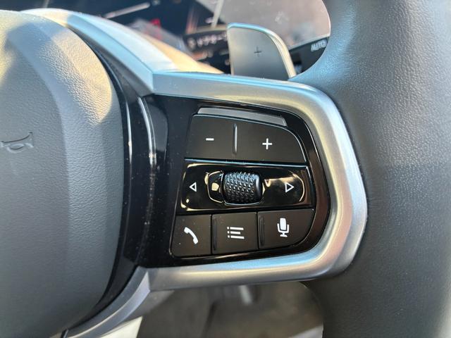 3シリーズ 320iツーリング Mスポーツ デモレンタ ヘッドアップディスプレイ アクティブクルーズコントロール 電動トランク 禁煙車 カーブドディスプレイ 純正18インチアルミホイール 全方位カメラ ミラー内蔵ETC シートヒーター(23枚目)