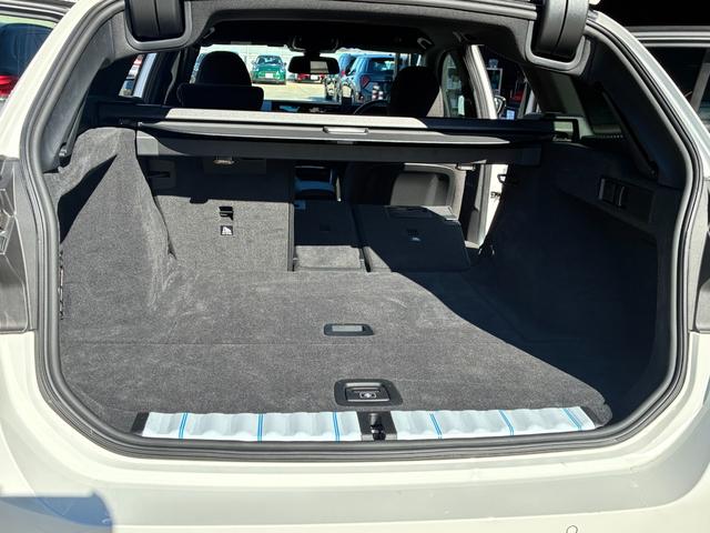 3シリーズ 320iツーリング Mスポーツ デモレンタ ヘッドアップディスプレイ アクティブクルーズコントロール 電動トランク 禁煙車 カーブドディスプレイ 純正18インチアルミホイール 全方位カメラ ミラー内蔵ETC シートヒーター(42枚目)