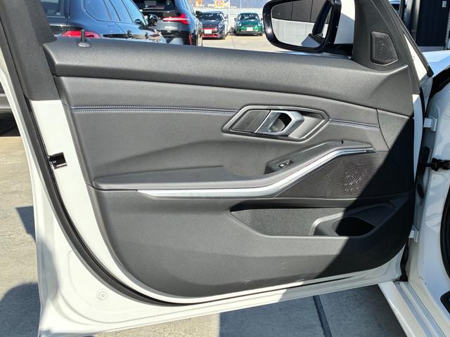 3シリーズ 320iツーリング Mスポーツ デモレンタ ヘッドアップディスプレイ アクティブクルーズコントロール 電動トランク 禁煙車 カーブドディスプレイ 純正18インチアルミホイール 全方位カメラ ミラー内蔵ETC シートヒーター(47枚目)