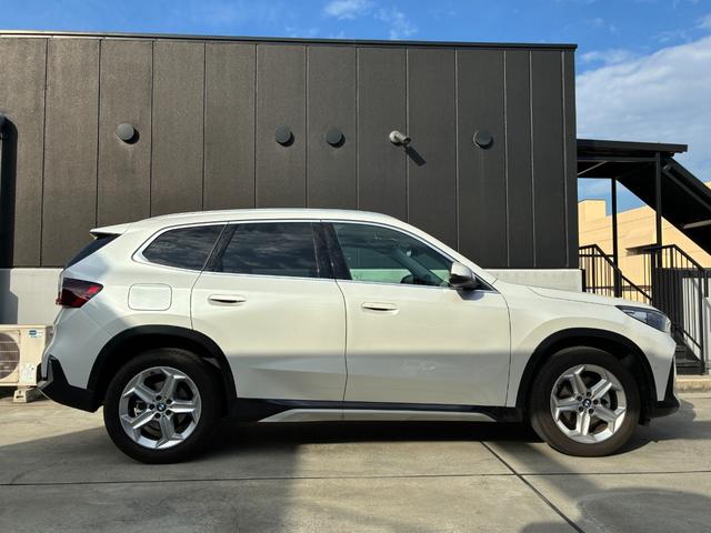 X1 xDrive 20d xライン デモレンタ ヴェガンザブラックレザーシート シートヒーター ハンドルヒーター 電動リヤゲート アンビエントライト ヘッドアップディスプレイ オートハイビーム 全周囲カメラ ワイヤレス充電 18AW(28枚目)