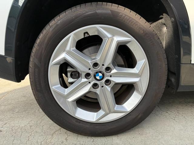 X1 xDrive 20d xライン デモレンタ ヴェガンザブラックレザーシート シートヒーター ハンドルヒーター 電動リヤゲート アンビエントライト ヘッドアップディスプレイ オートハイビーム 全周囲カメラ ワイヤレス充電 18AW(39枚目)